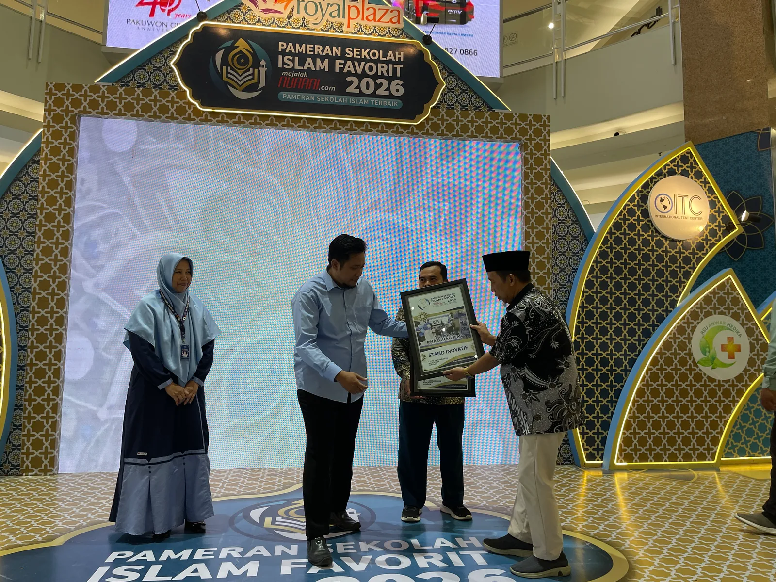 Penampilan Royal — Penghargaan — dokumentasi 1.