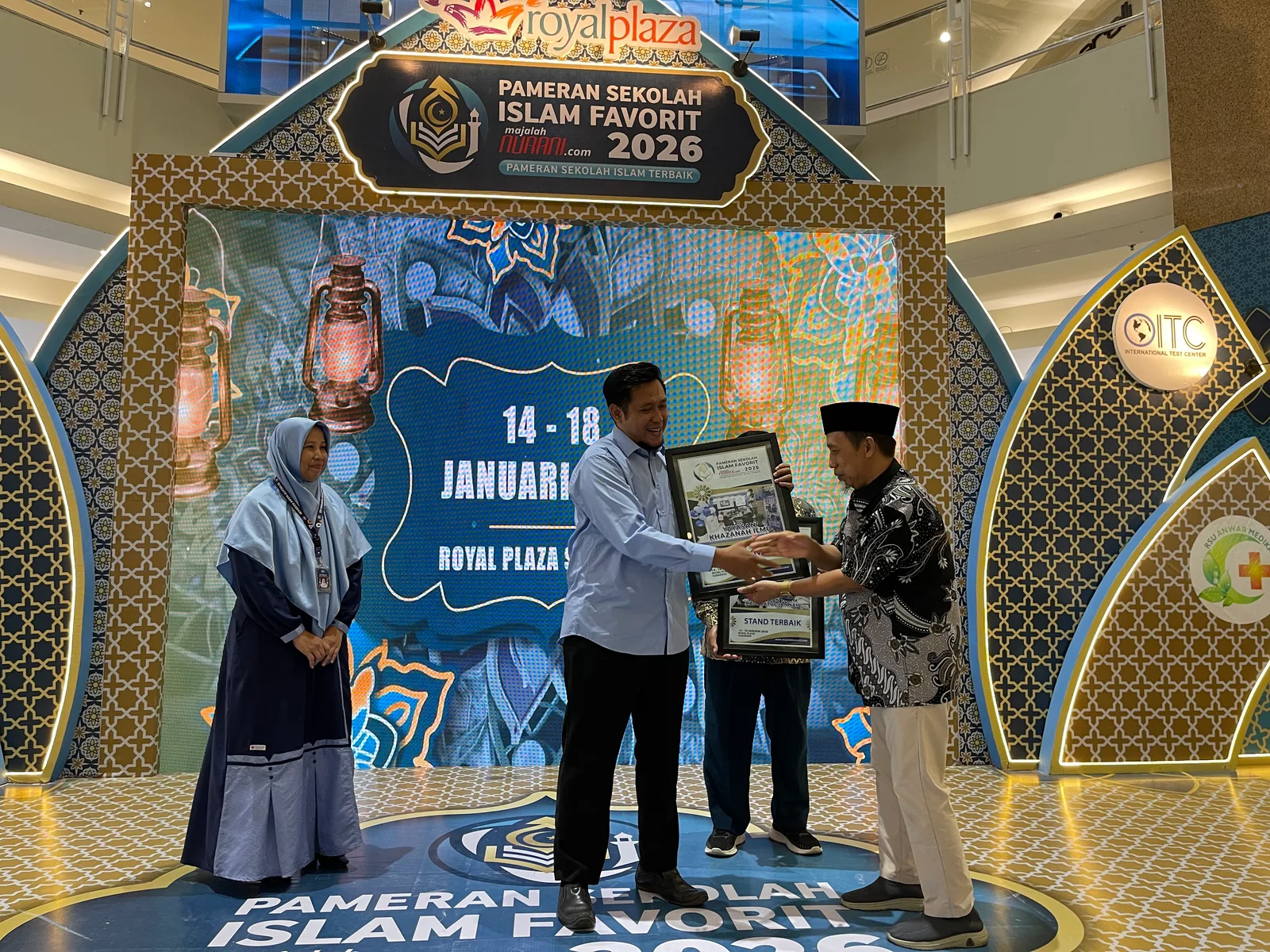 Penampilan Royal — Penghargaan — dokumentasi 2.